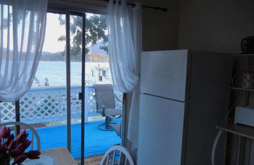 Blue Fish Cove Resort Clearlake Oaks Exterior photo