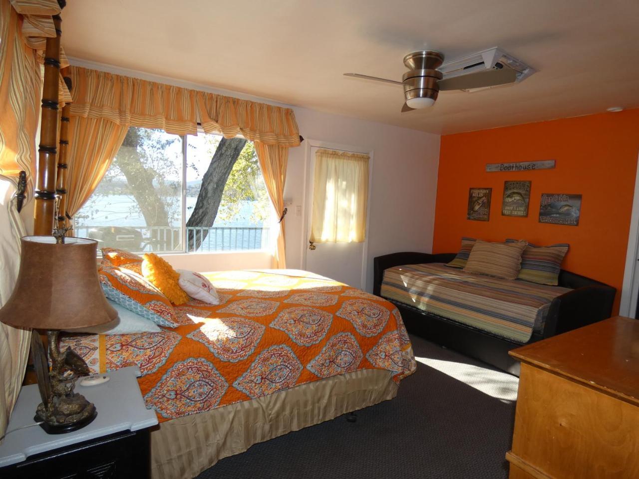 Blue Fish Cove Resort Clearlake Oaks Exterior photo
